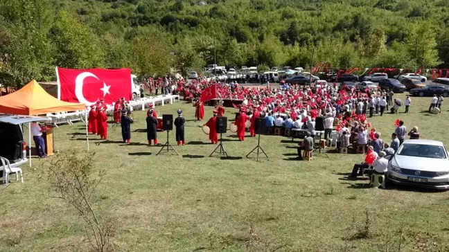 Safranbolu ve Eflani Köyleri Yol Asfaltlamasını Mehter Takımıyla Kutladı