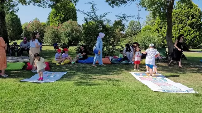 Samsun'da Gezici Kütüphane ile Sokak Oyunları Festivali Düzenlendi