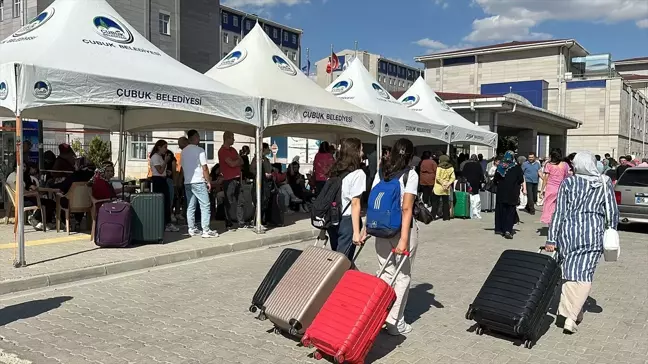 Çubuk Belediyesi'nden Öğrencilere İkram