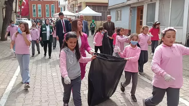 Pazaryeri'nde Dünya Temizlik Günü Etkinliği Düzenlendi