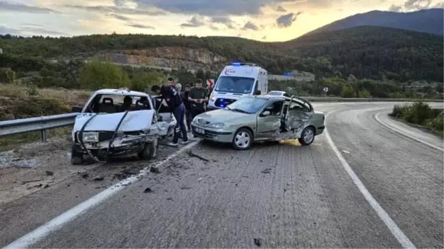 Karabük'te Otomobil Kazası: 2'si Çocuk 7 Yaralı