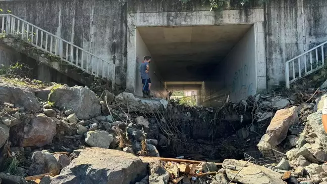 Trabzon'da Taşkın ve Heyelan Sonrası Kayıp Kişiyi Arama Çalışmaları Devam Ediyor