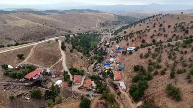 Kırıkkale'nin Çipideresi Köyü'nde Sel Felaketi: Hayvan Gübresi Taşkınlık Sebebi Oldu