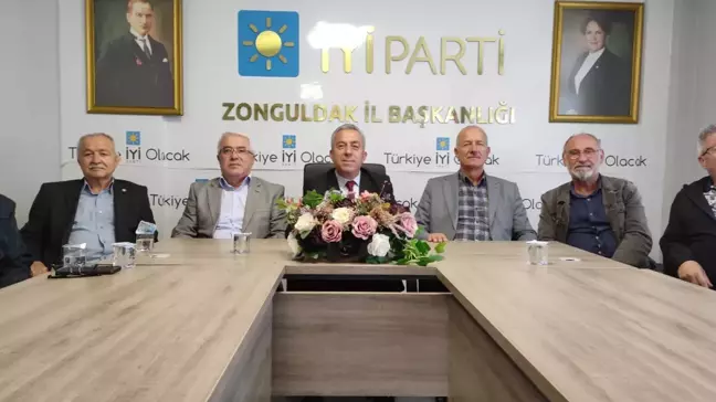 İYİ Parti Zonguldak İl Başkanı ve Yönetimi Görevden İstifa Etti