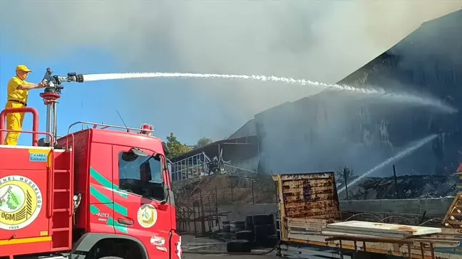 Kozan'daki Narenciye Paketleme Tesisinde Yangın