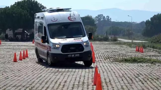 Yalova'da Ambulans Sürüş Güvenliği Eğitimi Düzenleniyor