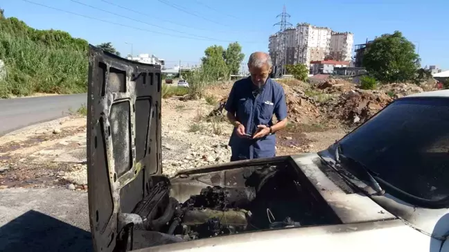 Antalya'da Seyir Halindeki Otomobilde Yangın Çıktı