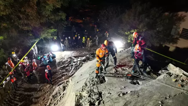 Tunceli'de Depreme Dayanıksız Lojmanın Yıkımı ve Tatbikat Gerçekleştirildi