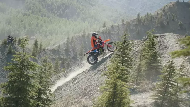 Osmancık'ta Enduro Motosiklet Yarışları Coşkusu