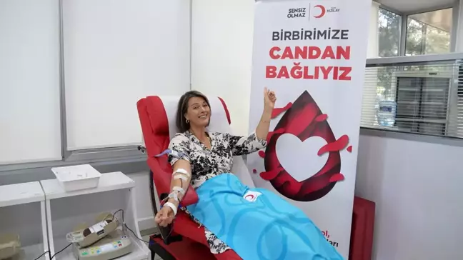 Ünlülerden Kan Bağışına Destek: 'Birbirimize Candan Bağlıyız' Kampanyası