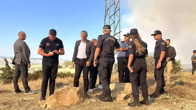 Uşak Valisi Yangın Bölgesinde İncelemelerde Bulundu