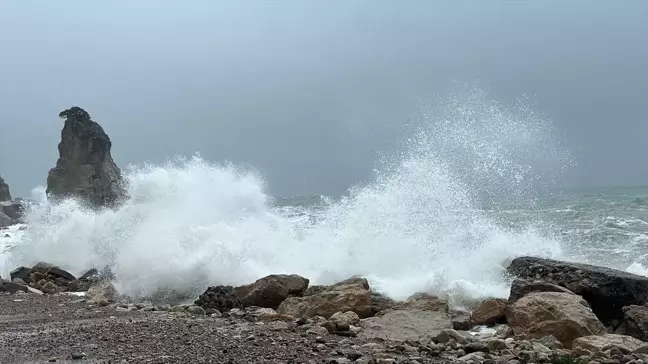 Amasra'da Dev Dalgalar ve Olumsuz Hava Koşulları