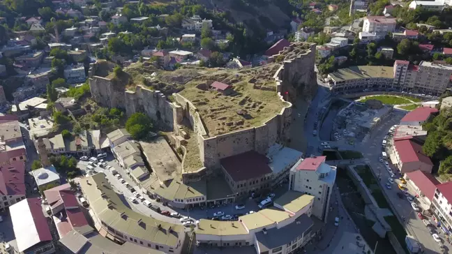 Bitlis Kalesi'nde Osmanlı Dönemine Ait Su Dağıtım Sistemi Bulundu