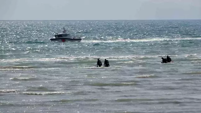 Van'da Kaybolan Öğrenci İçin Dalgıç Polisler Gölette Arama Yapıyor