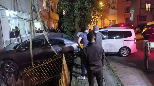 Kağıthane'de Freni Boşalan Araç Kaza Yaptı