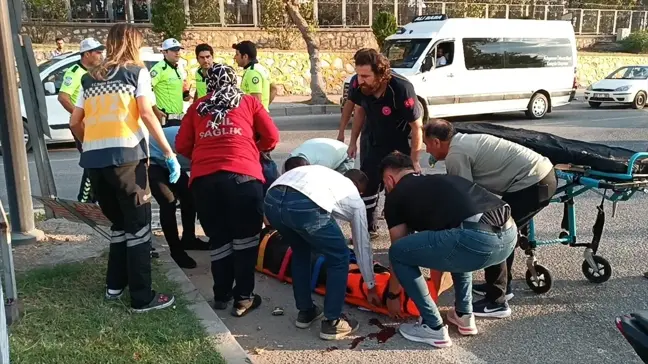 Adıyaman'da Otomobil ile Motosiklet Çarpıştı: 2 Yaralı