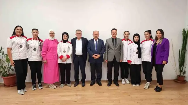 Kütahya Hayme Ana Kız Mesleki ve Teknik Anadolu Lisesi Öğrencileri Başarıya İmza Attı