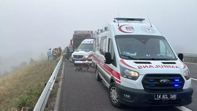 Bolu'da Otoyolda Tır ile Cip Çarpıştı: 3 Yaralı