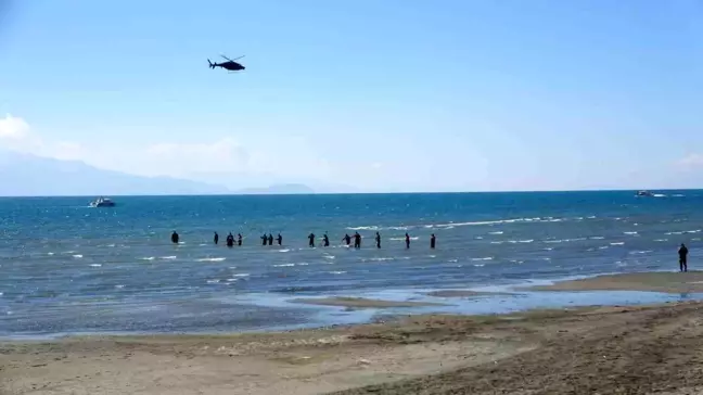 Van Gölü'nde Kaybolan Rojin Kabaiş İçin Arama Çalışmaları Devam Ediyor