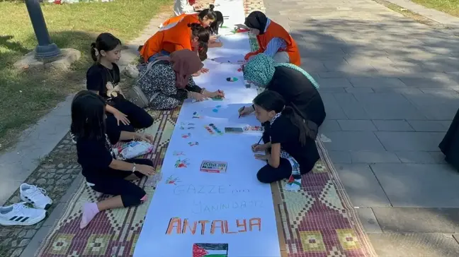 Antalya'da Filistinli Çocuklar İçin Etkinlik Düzenlendi