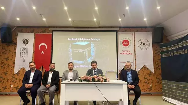 Düzce'de Umre Hazırlık Kursu Eğitim Seminerleri Düzenlendi