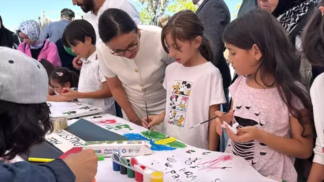 Yalovalı çocuklar Filistinli kardeşleri için resim çizdi