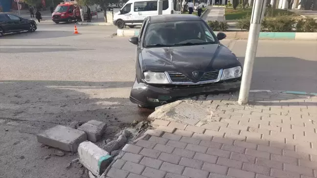 Şırnak'ta iki otomobilin çarpışması sonucu 9 kişi yaralandı