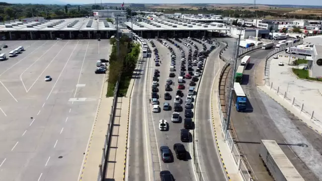 Edirne'deki sınır kapılarından giriş ve çıkışlarda yüzde 8'lik artış