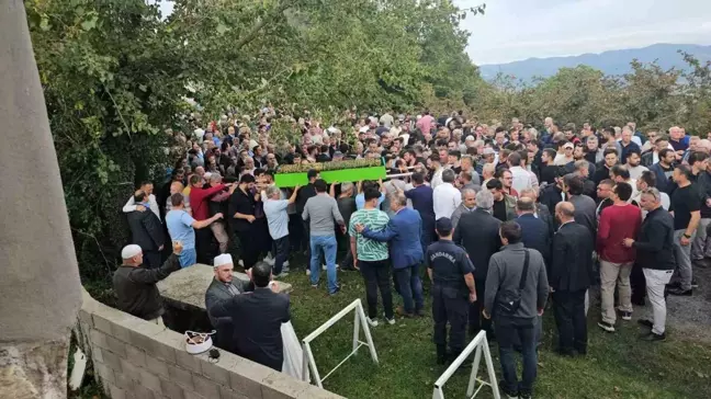 Küba'daki Patlama Sonrası İki Denizci Toprağa Verildi