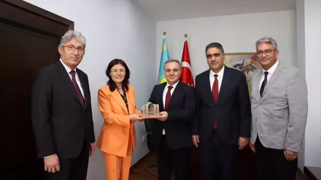 Erciyes Üniversitesi ile Hoca Ahmet Yesevi Üniversitesi Arasında Akademik İş Birliği Protokolü İmzalandı