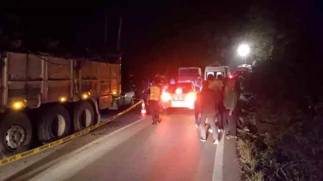 Ordu'da Kamyonun Devrilen Tomrukları Otomobilin Üzerine Düştü: 1 Ölü