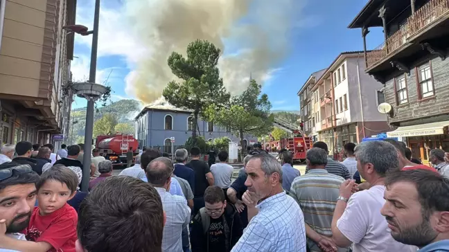 564 Yıllık Hasandede Camii Yangında Kullanılamaz Hale Geldi