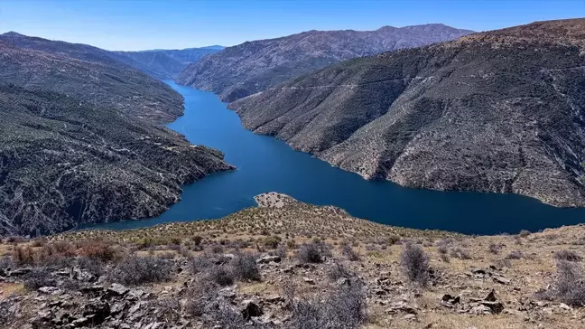 Karakaya Baraj Gölü Manzarası Dronla Görüntülendi