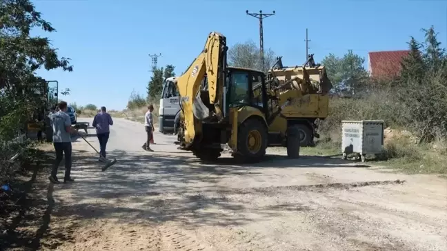 Kırklareli'nde Yol Yapım Çalışmaları ve Temizlik Etkinlikleri Devam Ediyor