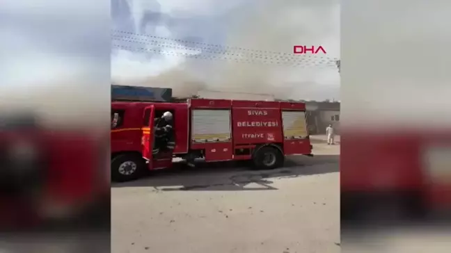 Sivas'ta Sanayi Sitesinde Yangın: 3 Kişi Dumandan Etkilendi