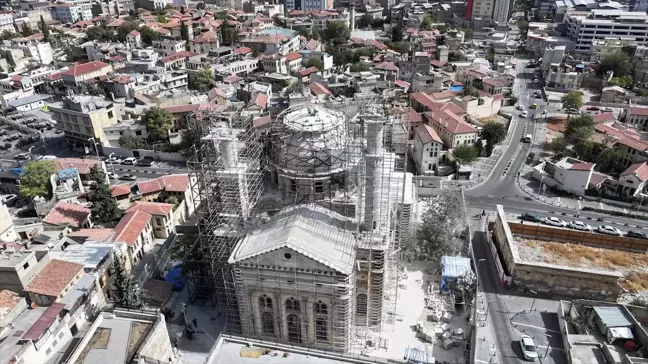 Kurtuluş Camisi'nin Yıkılan Kubbesi Tamamlandı