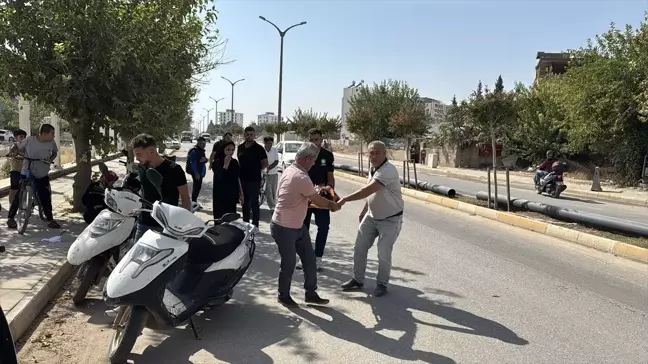 Adıyaman'da Elektrikli Motosiklete Çarpan Motosiklet Sürücüsü Kaza Yaptı