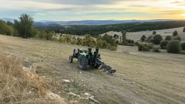 Kütahya'da Traktör Devrildi, Sürücü Hayatını Kaybetti