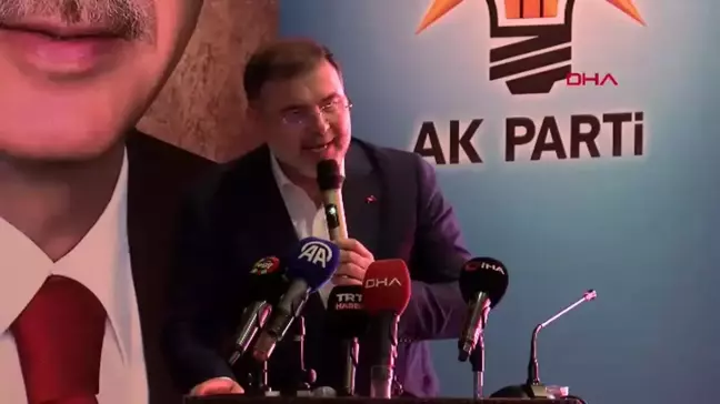 İZMİR Hamza Dağ: İzmirli sarı kartı verdi, kırmızı karta da az kaldı