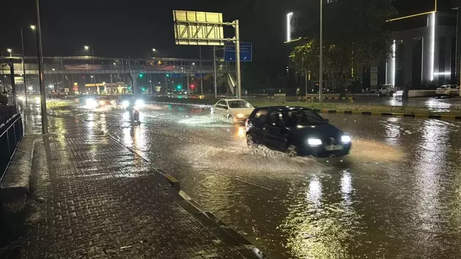 Karabük'te Sağanak Yağış Hayatı Olumsuz Etkiledi