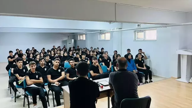 Cizre'de Lise Öğrencilerine Motivasyon Semineri