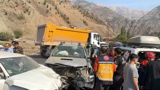 Çukurca'da Trafik Kazası: 7 Yaralı