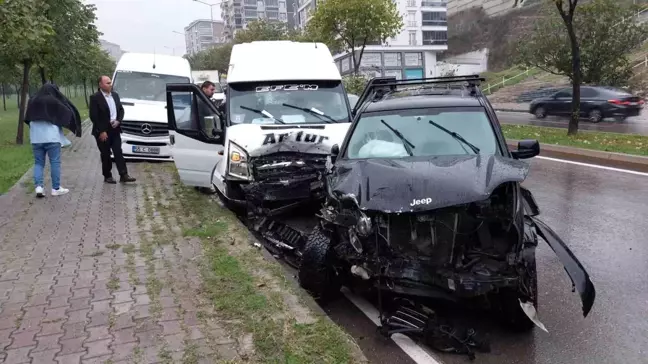 Samsun'da Trafik Kazası: 6 Yaralı