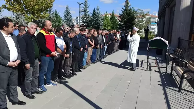 Ankara'da Trafik Kazasında Hayatını Kaybeden Lise Öğrencisi Toprağa Verildi