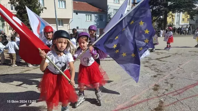 Eskişehir'de Geleneksel Çocuk Oyunları Şenliği Düzenlendi