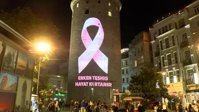 Galata Kulesi, Meme Kanseri Farkındalık Ayı İçin Pembe Kurdeleyle Aydınlatıldı