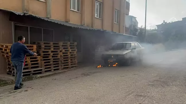 Bilecik'te Seyir Halindeki Otomobilde Yangın Çıktı