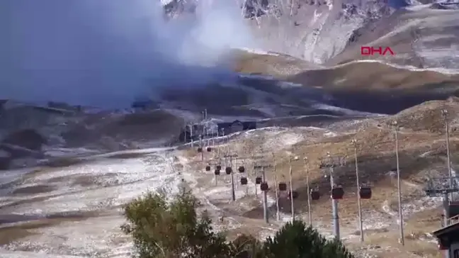 Erciyes Kayak Merkezi'nde Mevsimin İlk Karı Yağdı