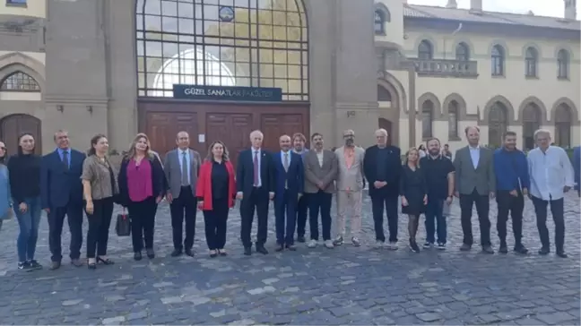 Trakya Üniversitesi'nde Metal Heykel, Madalyon ve Takı Sergisi Açıldı