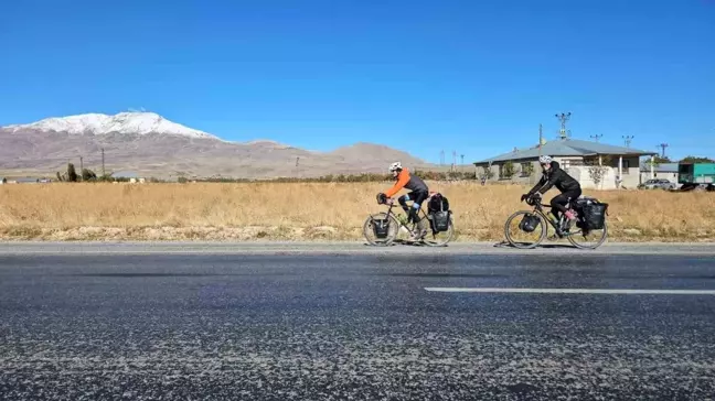 Fransız Çift Türkiye'yi Bisikletle Geçti, Çin'e Yolculuk Devam Ediyor